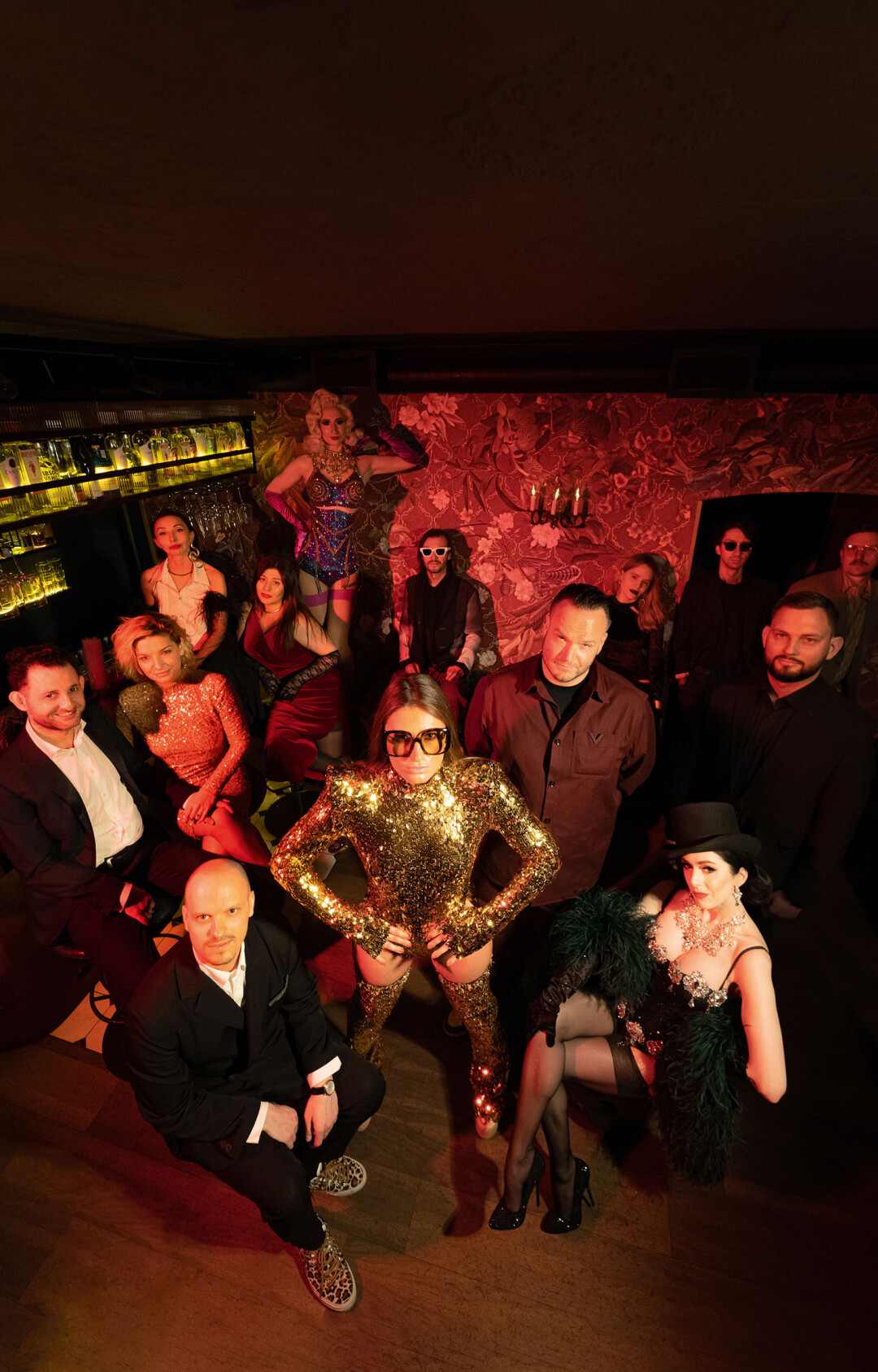 Слева направо, верхний ряд: Григорий Сасонко (ювелирный дом «Сасонко»), Кристина Сасонко (галерея «Березка»), Екатерина Шерстенникова (завод «Степан