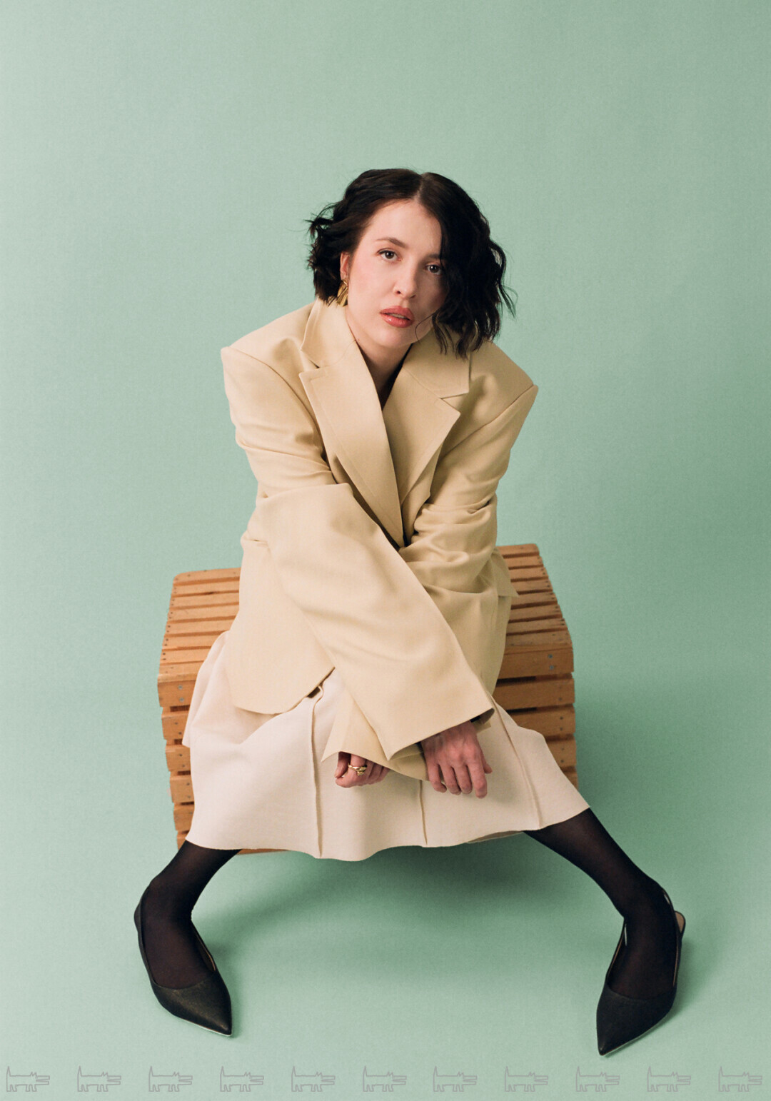 На Ольге Жоголевой: платье MY812, пиджак USHATAVA, серьги 47 STORE