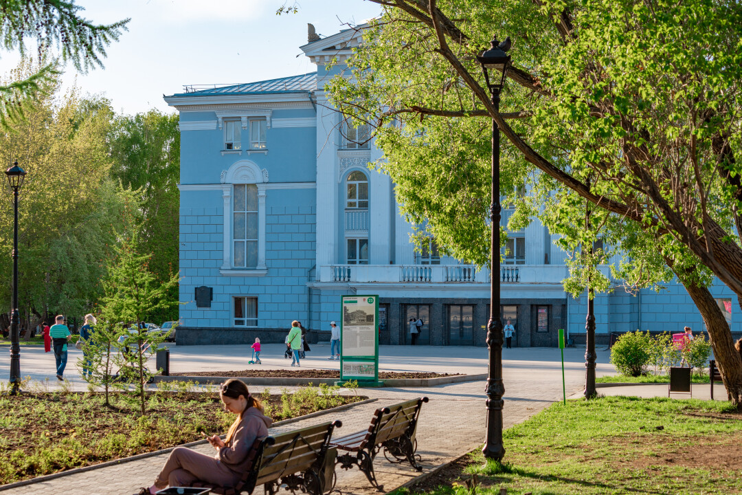 Сквер у театра оперы и балета