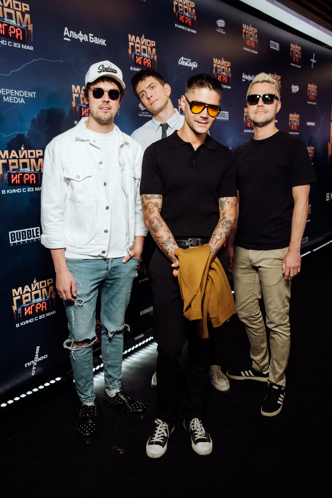 Юрий Музыченко с командой The Hatters