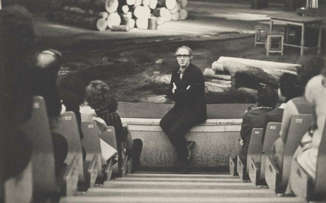 «Зиновий Корогодский на генеральной репетиции спектакля "Весенние перевертыши"», 1973 год