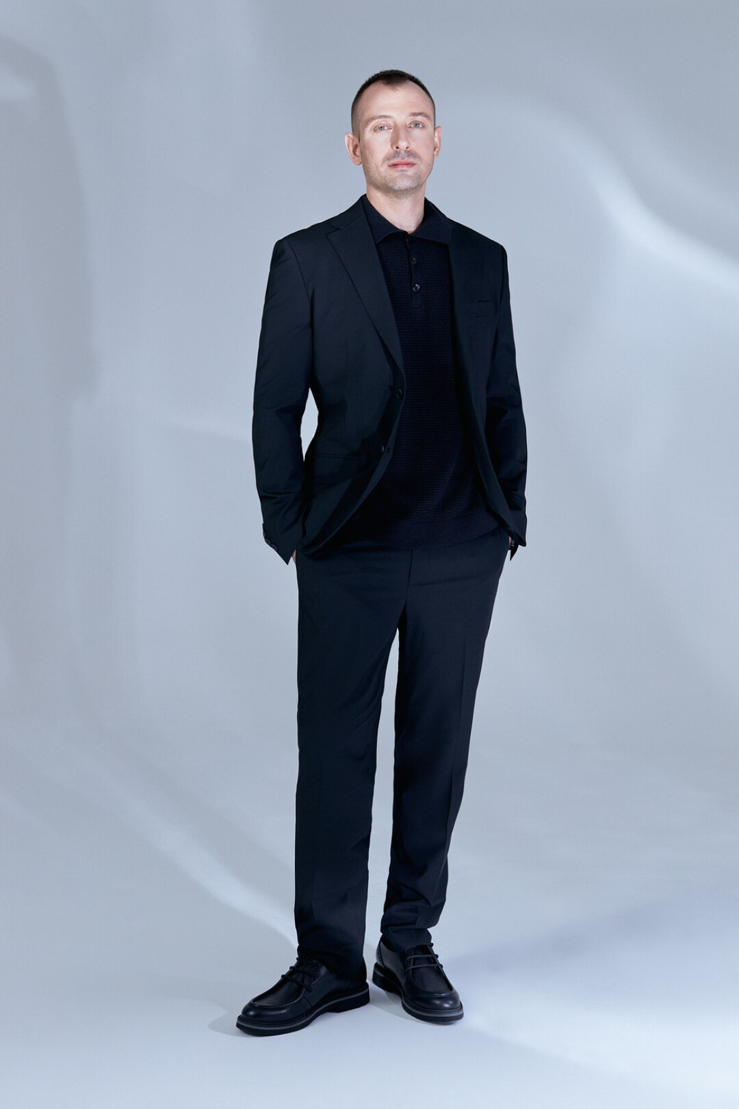 На Александре: пиджак Lime, поло Sisley