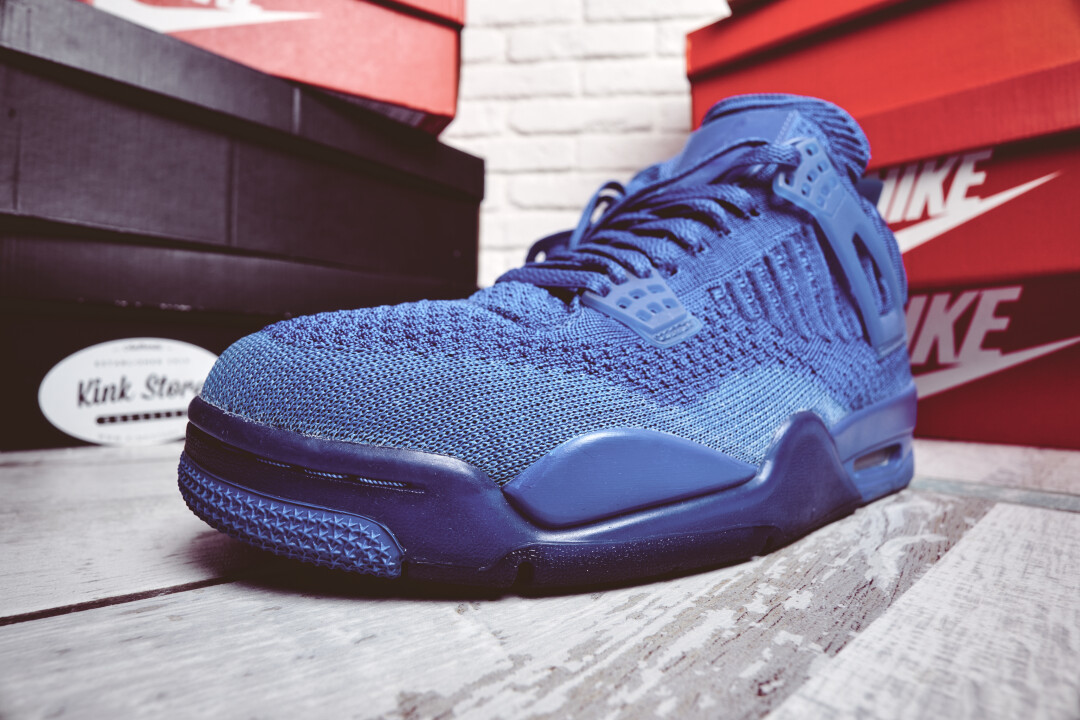 Air Jordan 4 Retro Flyknit Hyper Royal