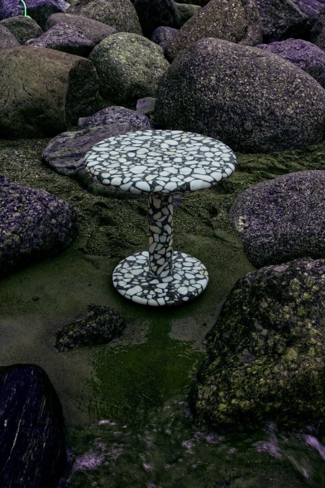 Lick My Brick, Monoroto