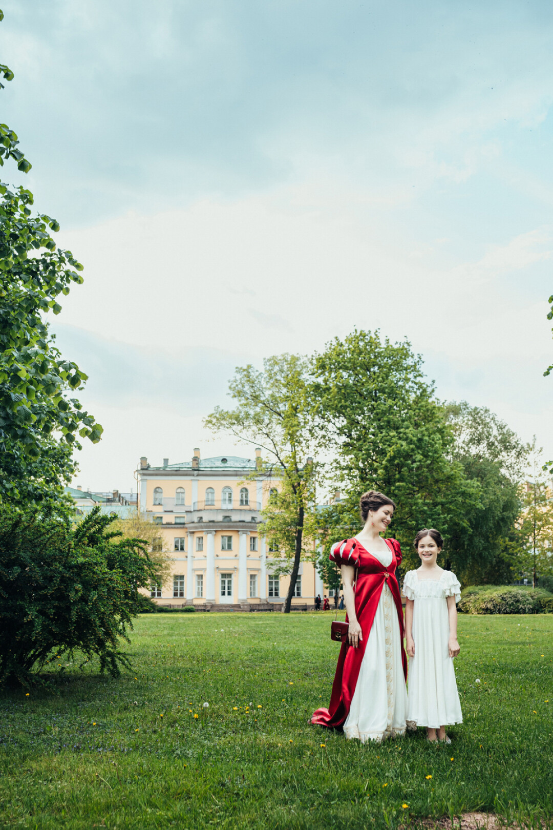 Александра Микулинская с дочкой