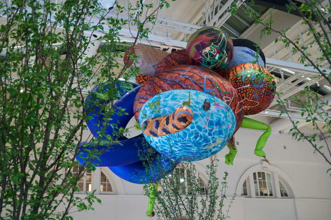 Инсталяция Ивана Горшкова