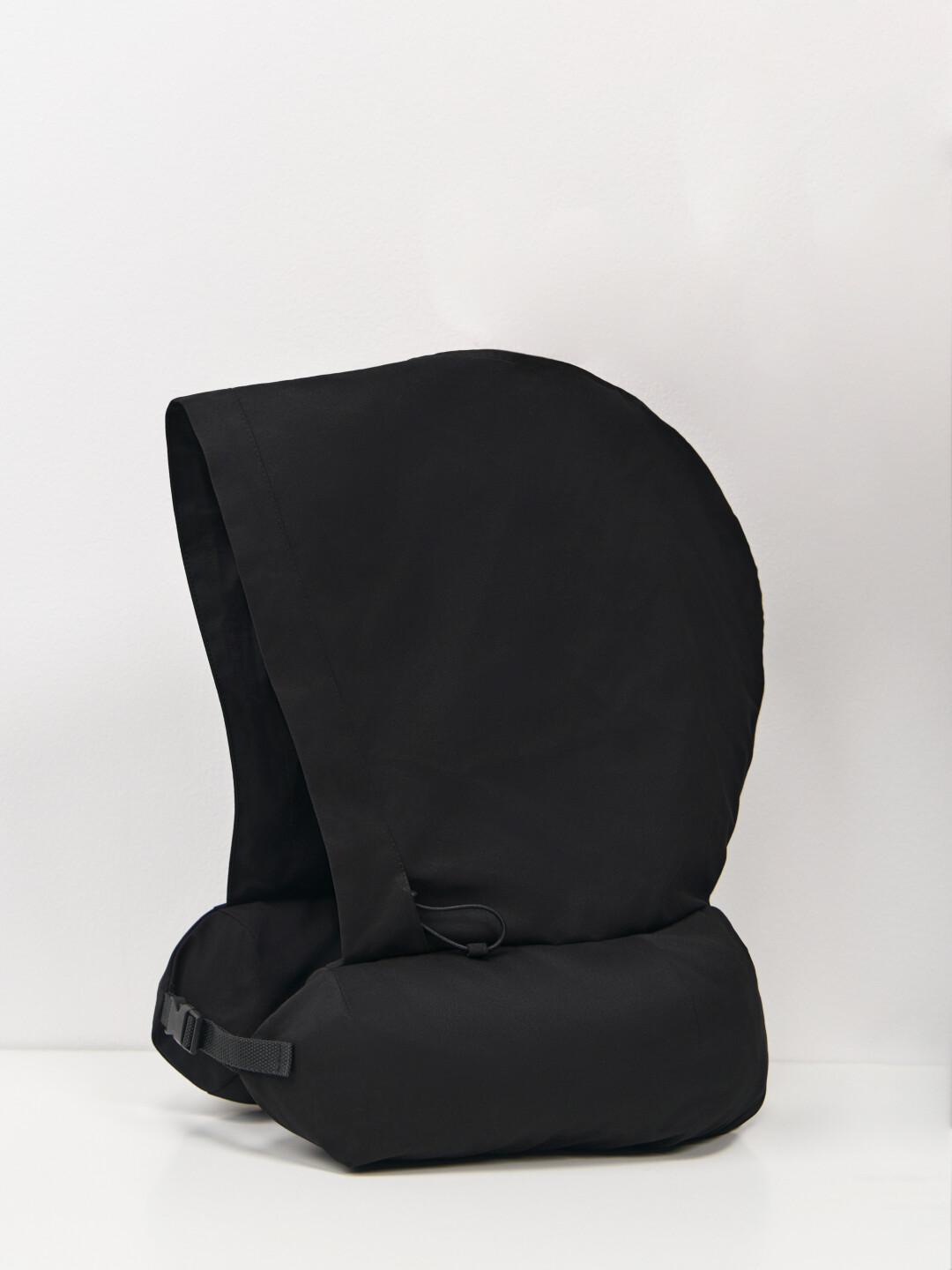 Подушка с капюшоном GATE31, 6 990 руб.