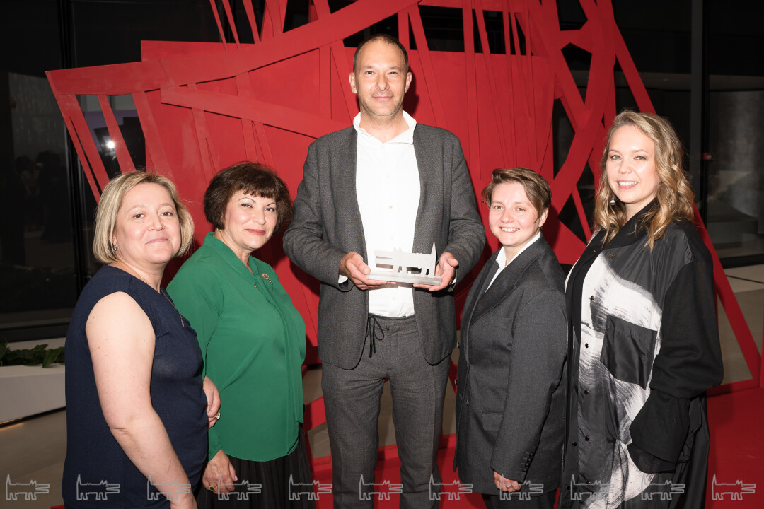 Анна Зарубина, Елена Бортникова, Роман Ковриков. Нино Вахания — команда ГМЗ «Петергоф»