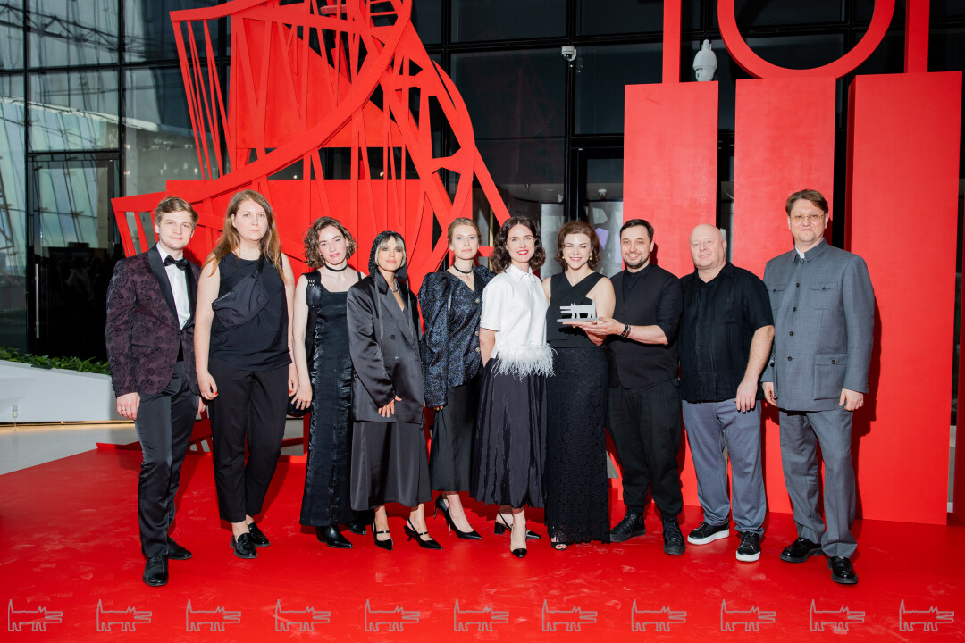 Павел Кейв, Анна Ялова. команда «Манежа»: Богдан Хилько, Анастасия Юдина, Ольга Романова, Ангелина Рубан, Юлия Сталь, Александра Флоренская, Антон Оконешников, Сергей Мардарь