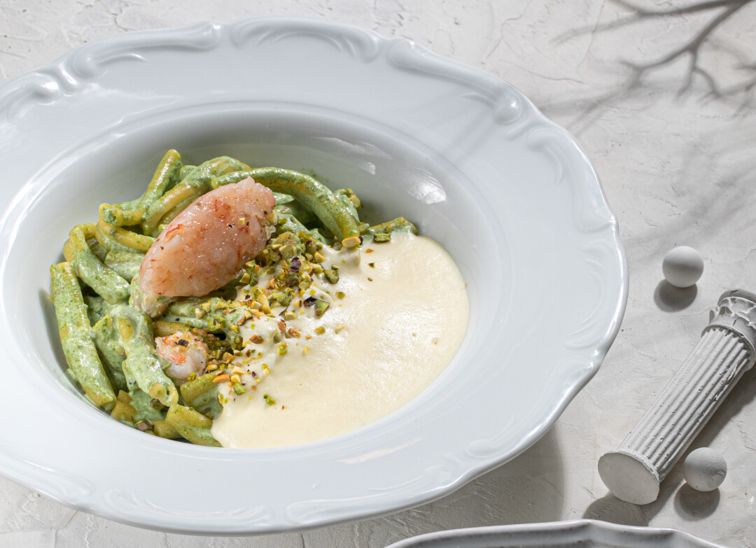 Лангустин / фисташка / мусс пармезан / шпинат