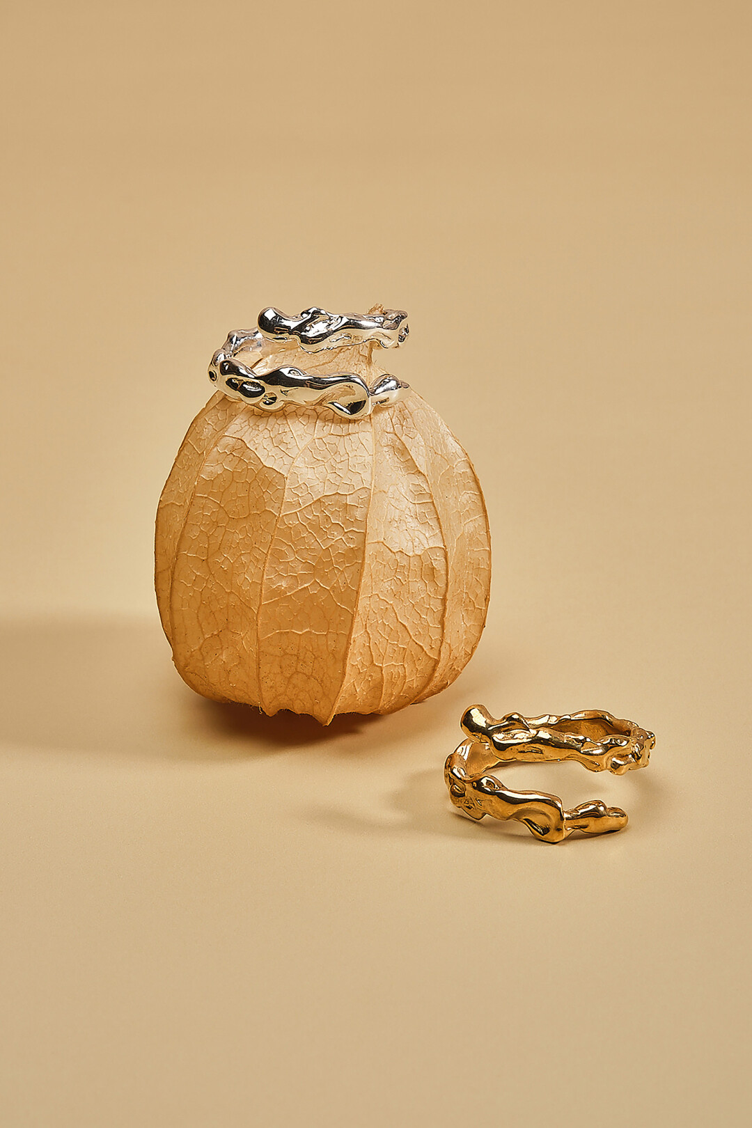 Кольцо серебрянное Ekaterina Tolstaya Jewelry, 4 600 руб. Кольцо позолоченное Ekaterina Tolstaya Jewelry, 5 900 руб.