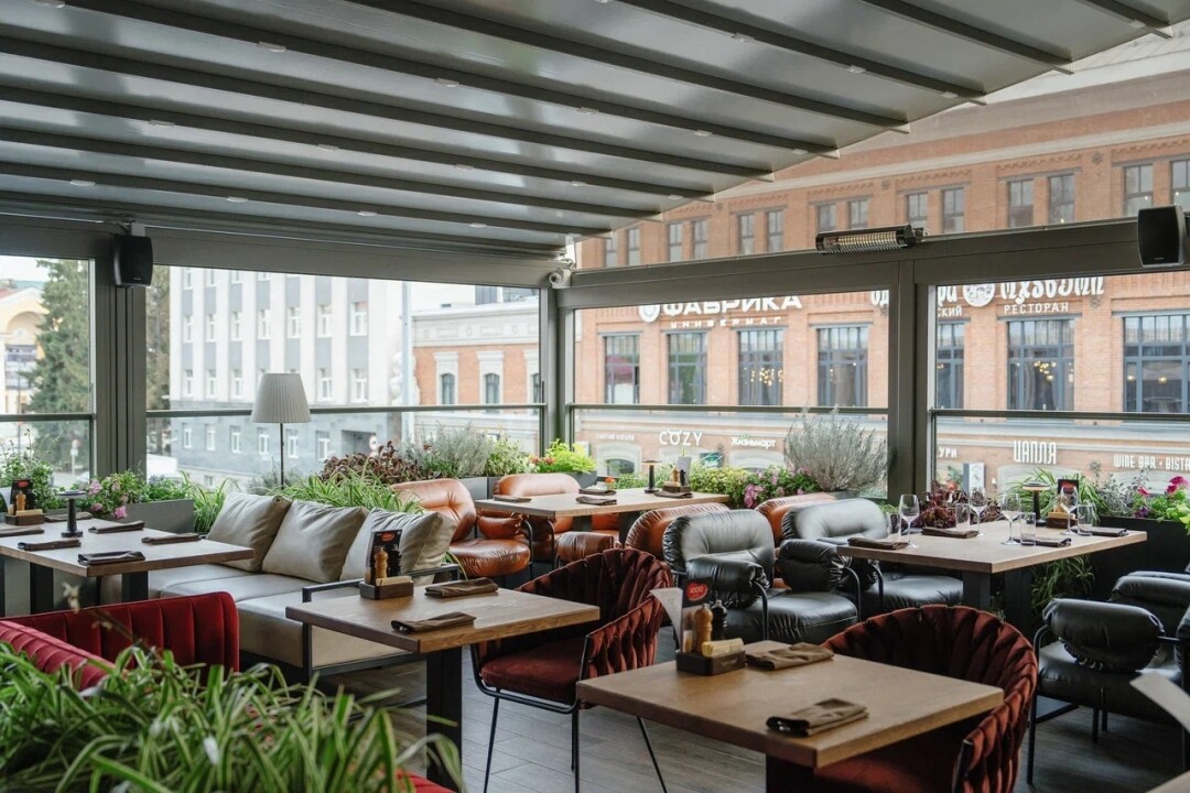 Веранда в Sherlock Holmes