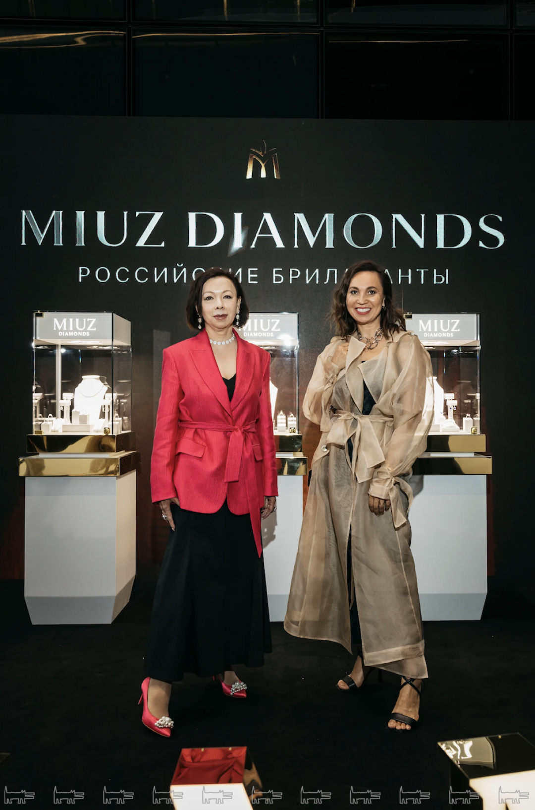 Альбина Кильдигуллова, Элиза Савасина