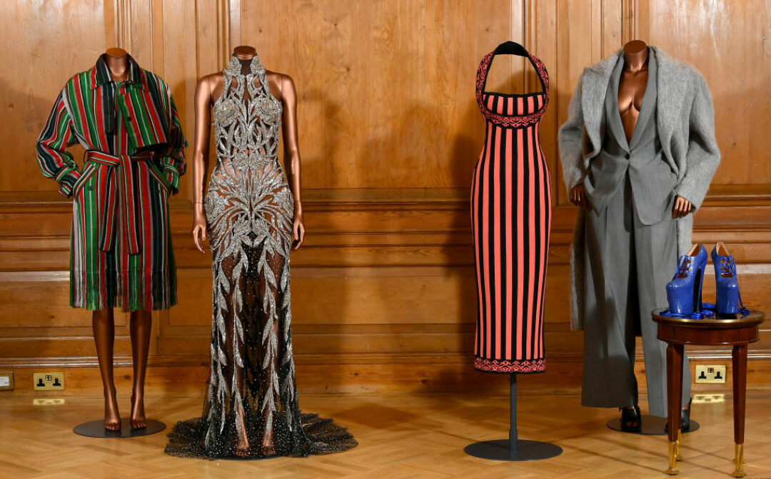 Экспонаты выставки NAOMI: In Fashion