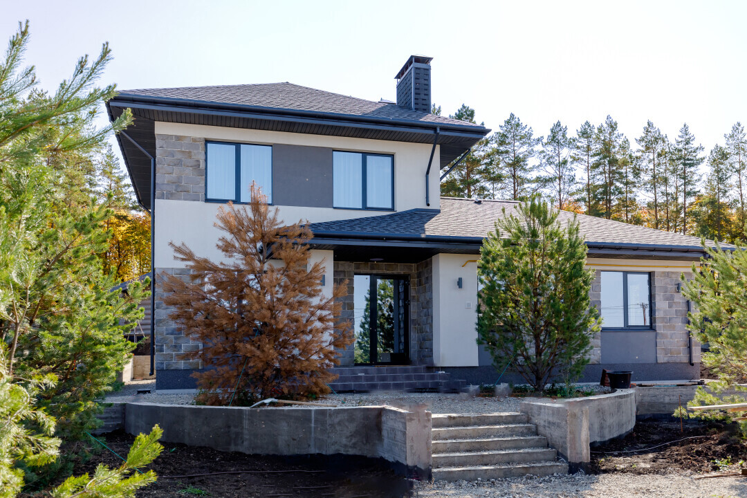 Дом площадью 152 кв.м. с кухней-гостиной, тремя спальнями, кабинетом, лаундж-комнатой и террасой