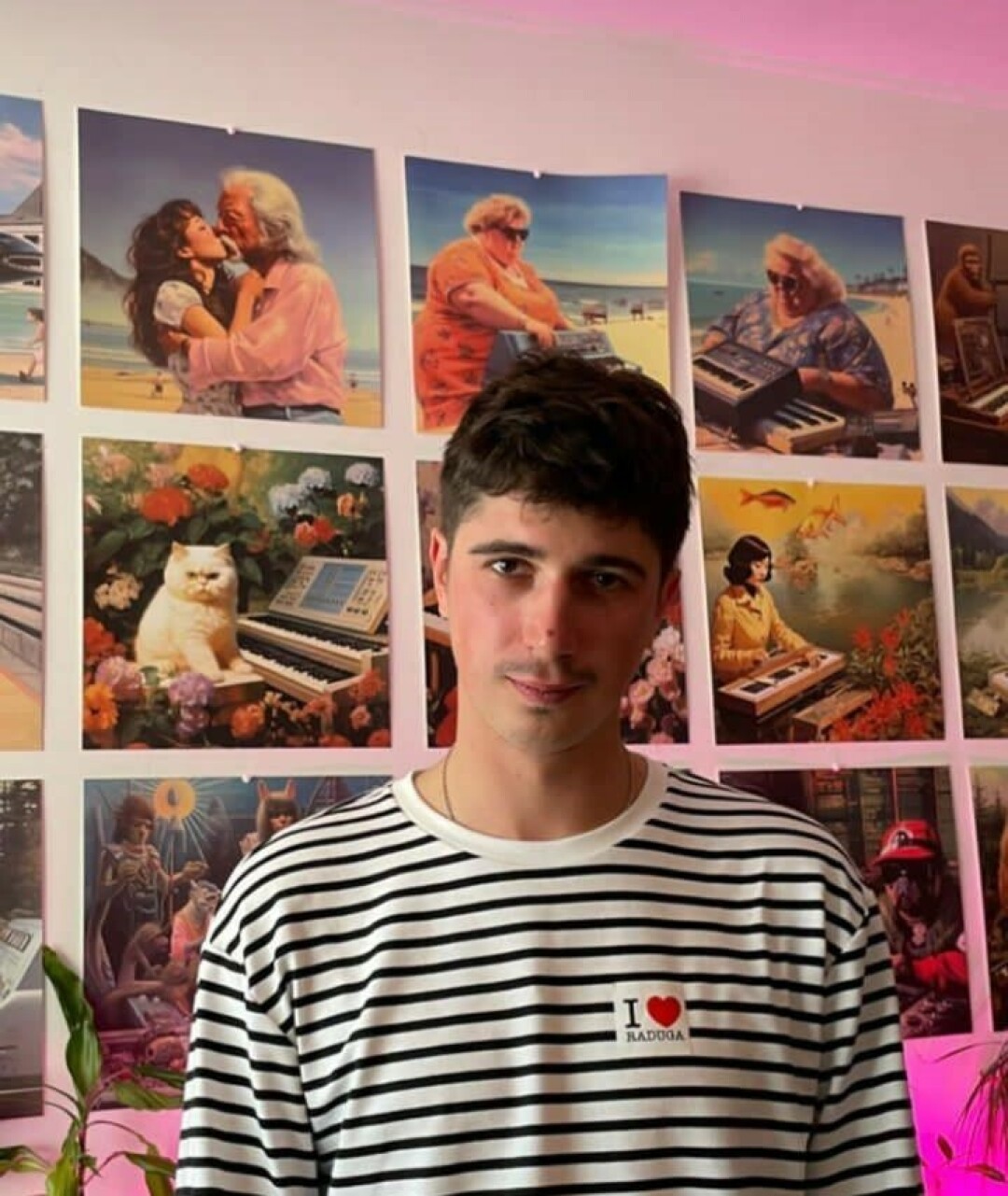 Блогер и стритстайл-комик Илья Куруч на выставке Ai Da Pasha