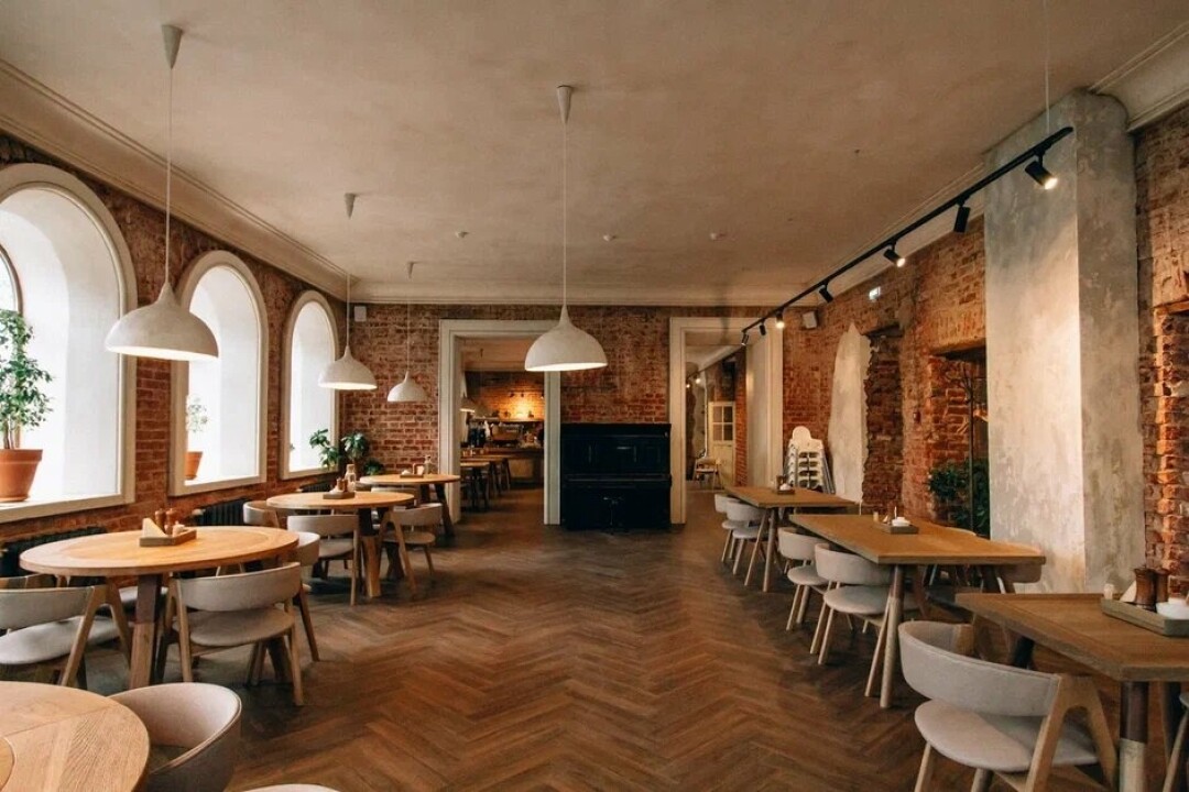 На втором этаже имеется пианино