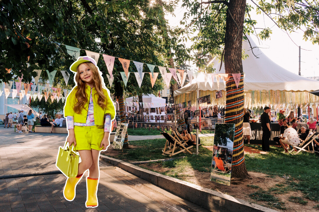 Одежда, кепка – Acoola, обувь, сумка – Rendez-Vous