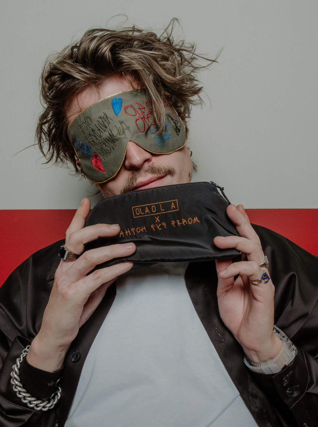 OLA OLA x Антон тут рядом, 4 000 руб.