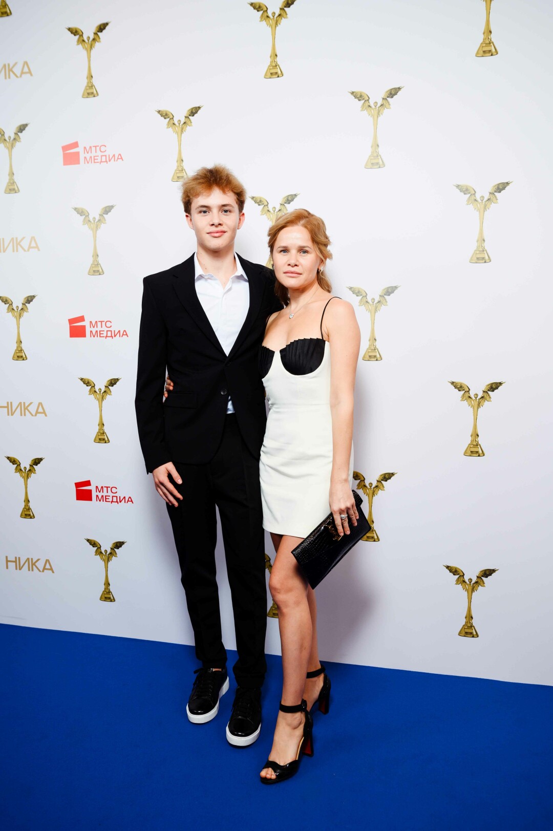 Леон Кемстач. Лаура Кемстач