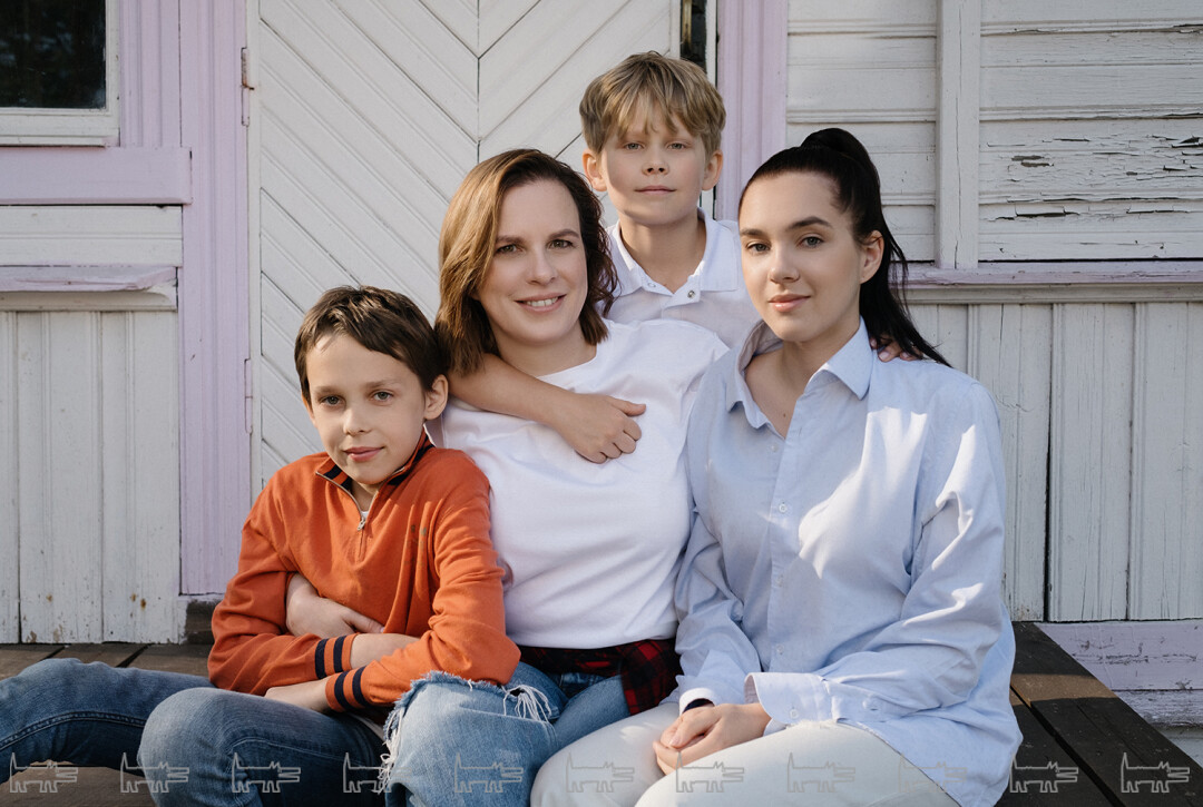 Наталья Бехтерева с сыновьями Максимом и Антоном и дочерью Ксенией, которые тоже участвуют в создании музея: Антон уже придумал концепцию мерча