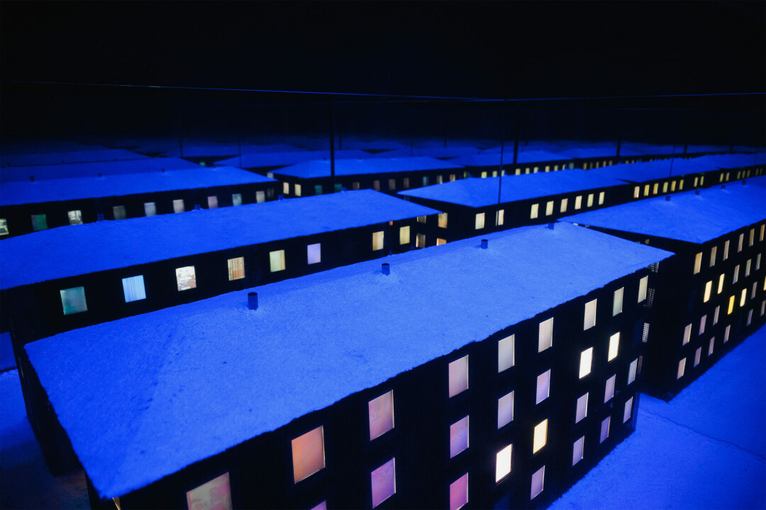 Мультимедийная инсталляция Александра Бродского «Зима» из проекта «Населенный пункт: несколько эпизодов из жизни любимого города, рассказанные