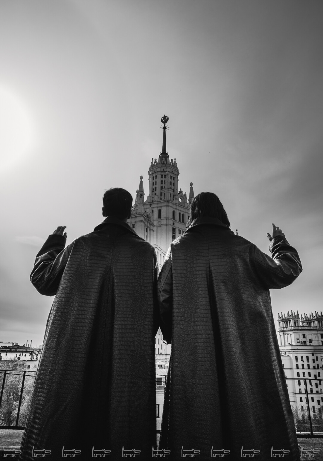На Петре: тренч USHATAVA; на Константине: тренч USHATAVA