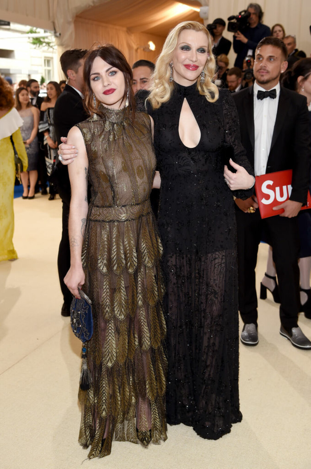Кортни Лав с дочерью Фрэнсис Бин Кобейн на Met Gala 2017