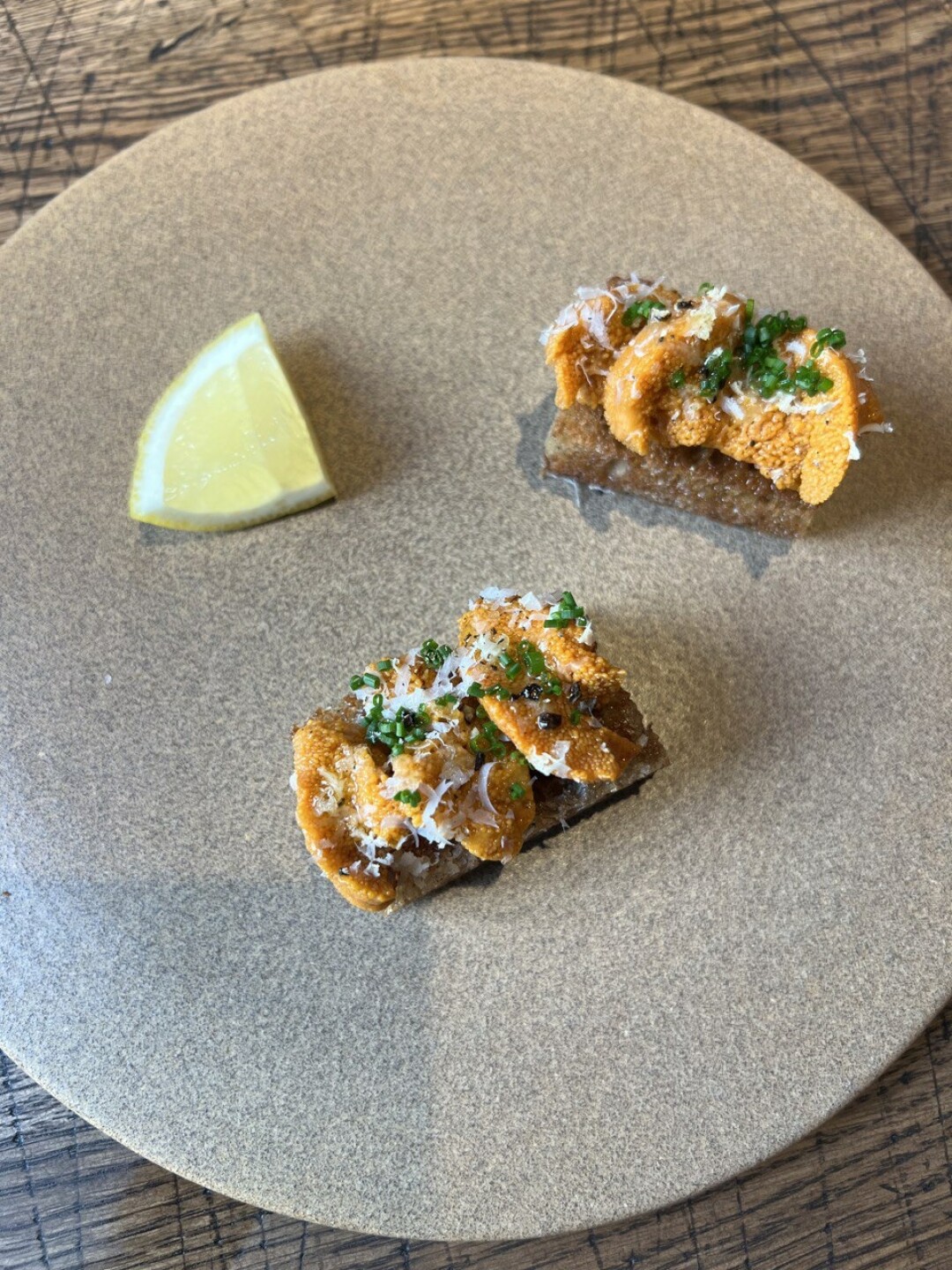 Тост с морским ежом (половина порции)