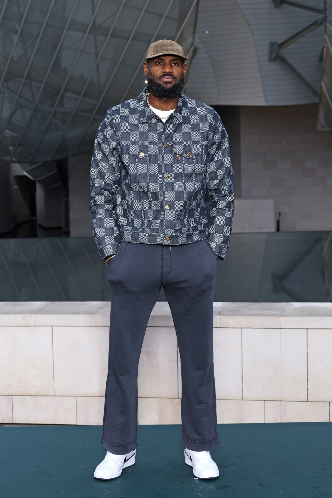 Леброн Джеймс