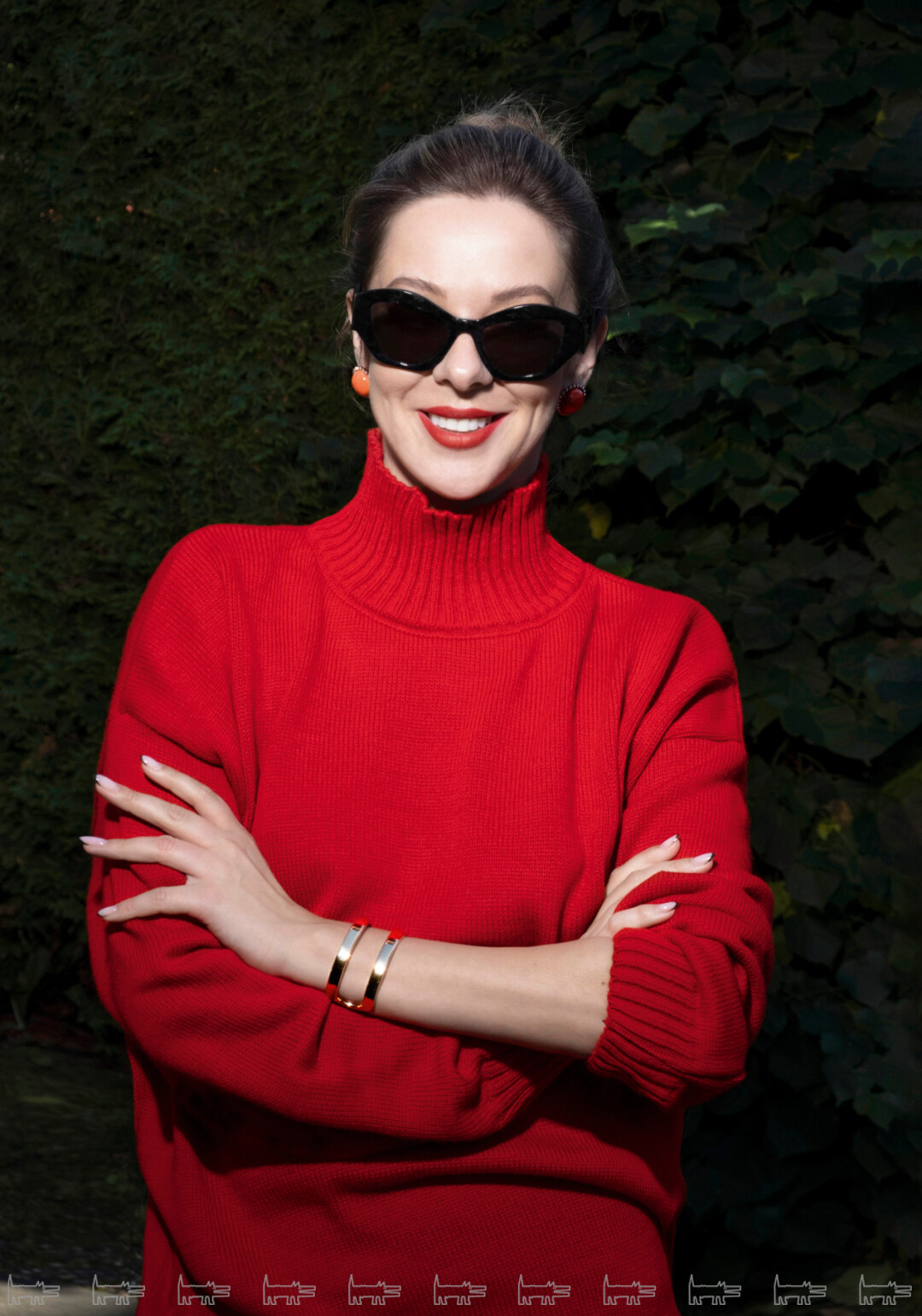 Анна Теплицкая. Браслет Mattioli, серьги Casato (все — Mercury), свитер DKNY.
