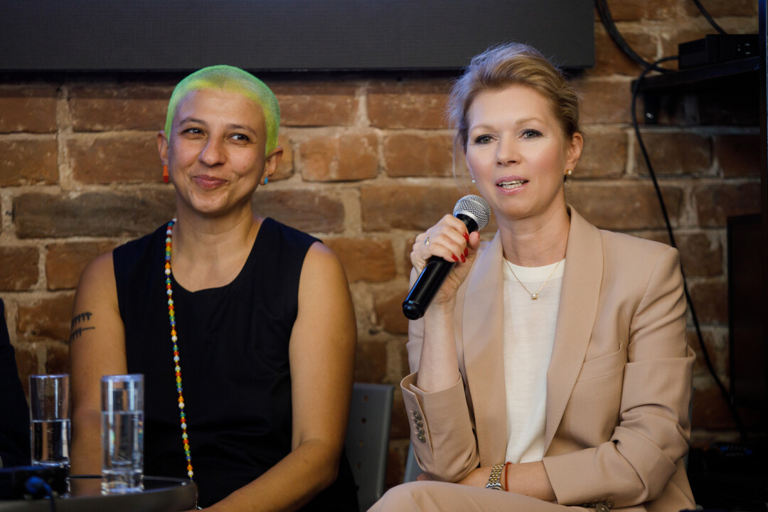 Елена Давыдова, Сабина Чагина
