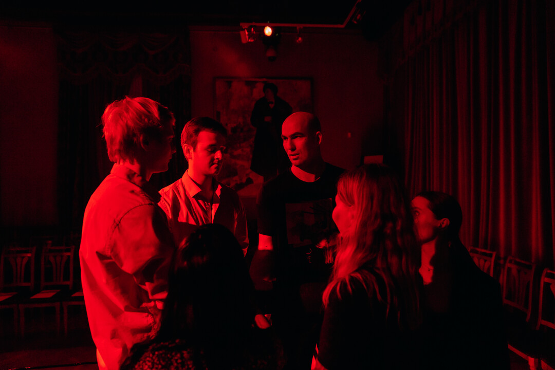 Команда спектакля «Красный фонарь» (слева направо): Иван Капорин, Максим Сапранов, Дмитрий Крестьянкин, Алиса Хворостян, Анна Ласкина