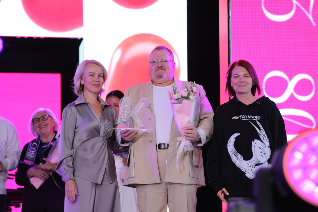 Светлана Гуляева, Дмитрий Коновалов и Илона Лапшина