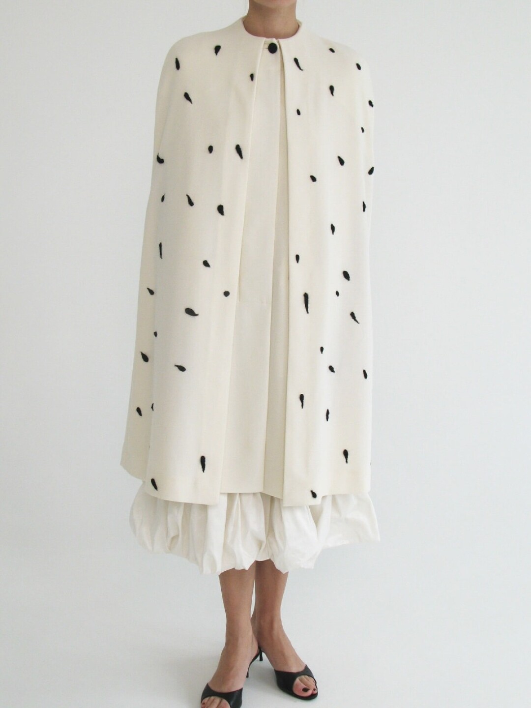 Кейп Cloche, 60 000 руб.