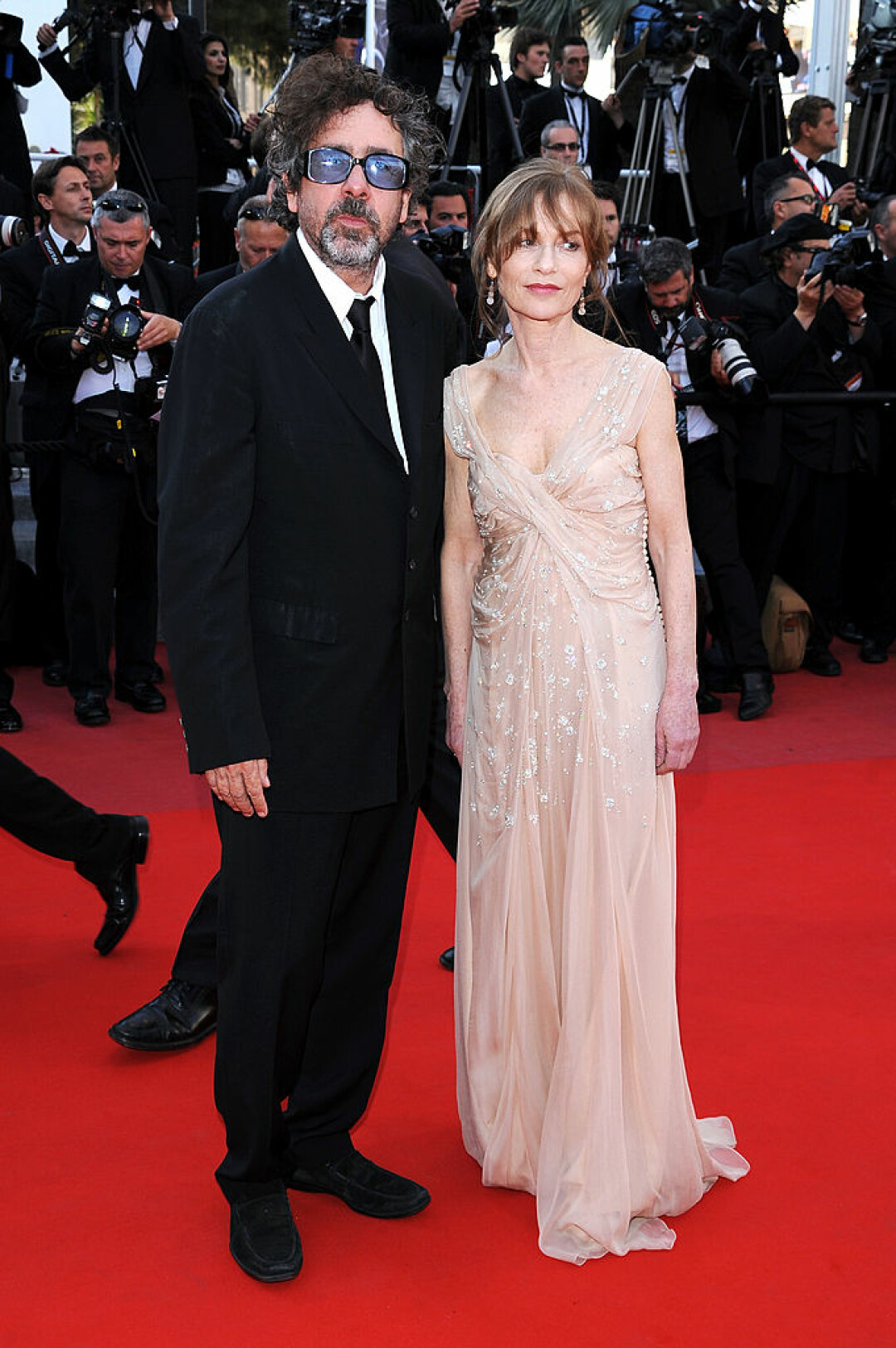 Изабель Юппер и Тим Бертон на премьере фильма «Бьютифул» на Каннском кинофестивале, 2010