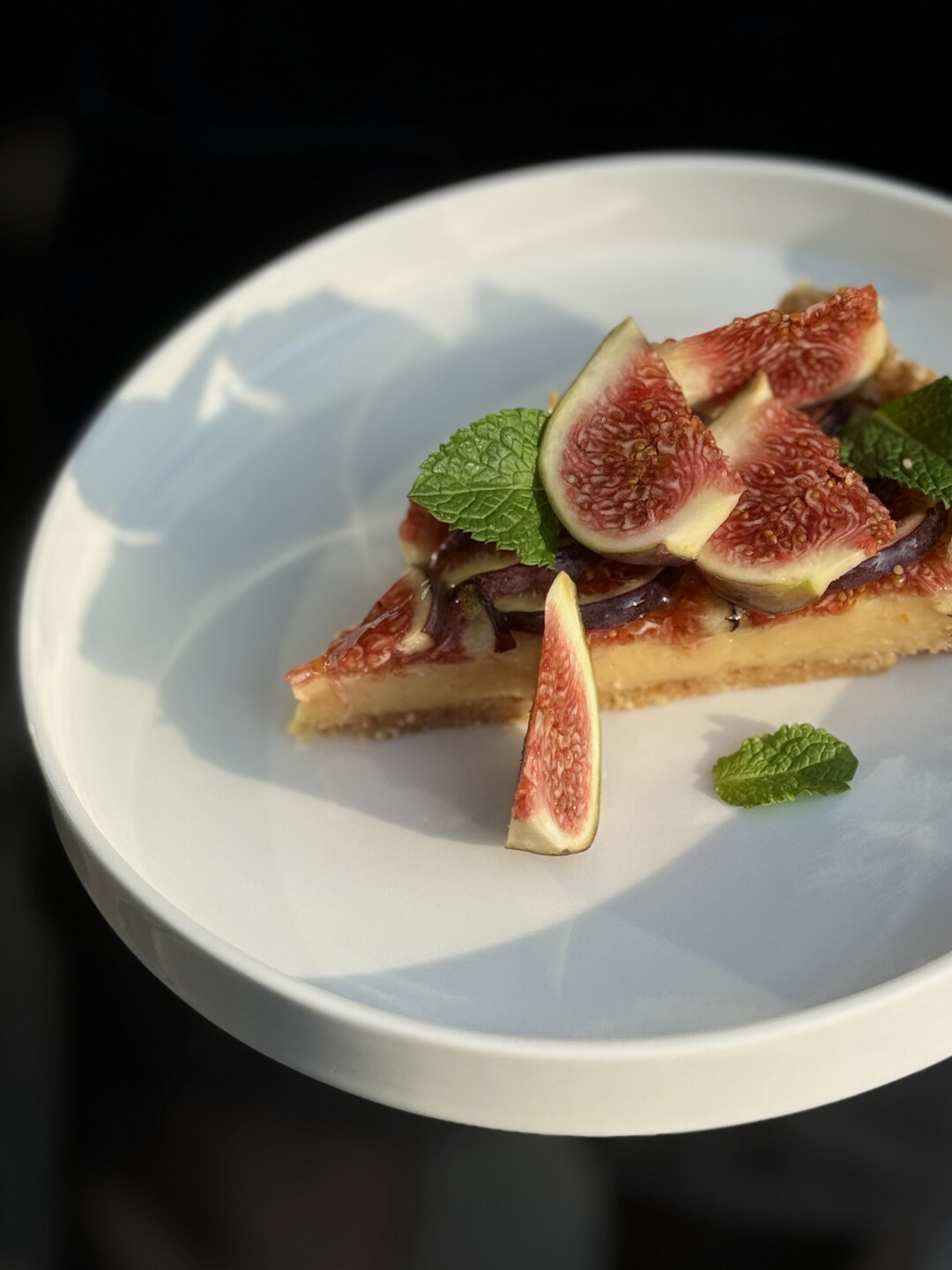 Тарт с инжиром из ресторана ACAFFE