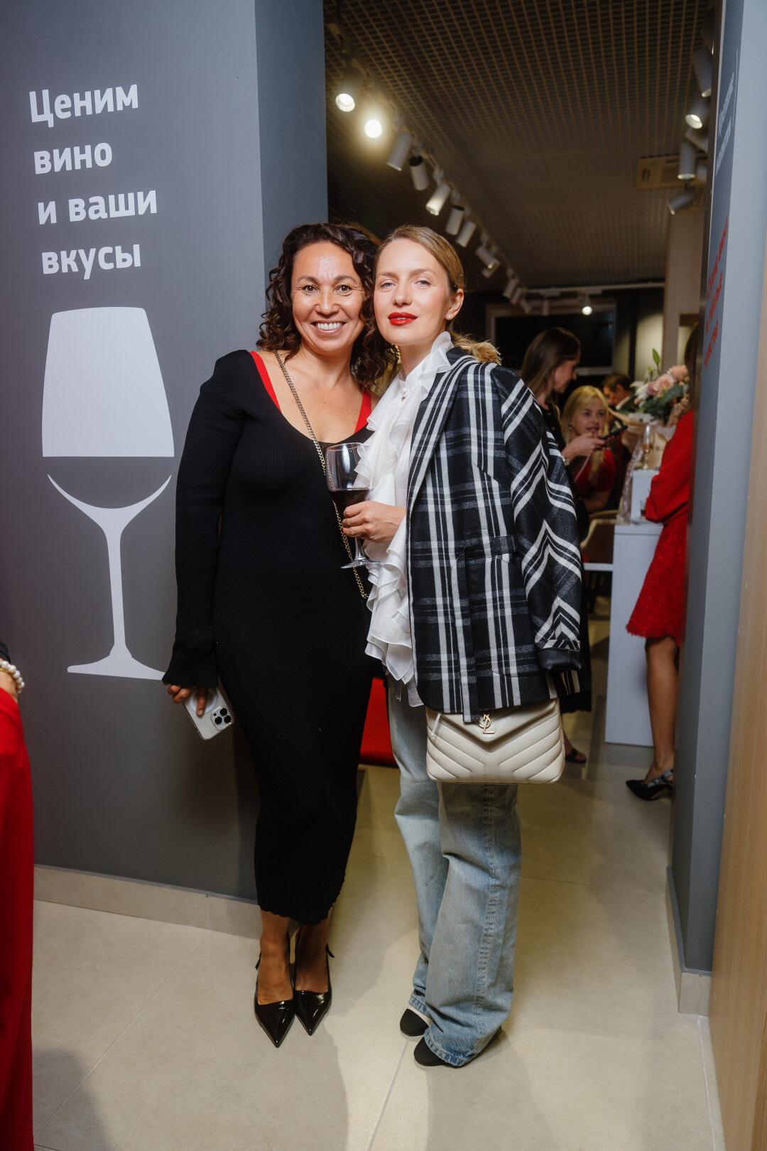 Элиза Савасина, Анастасия Камбарова