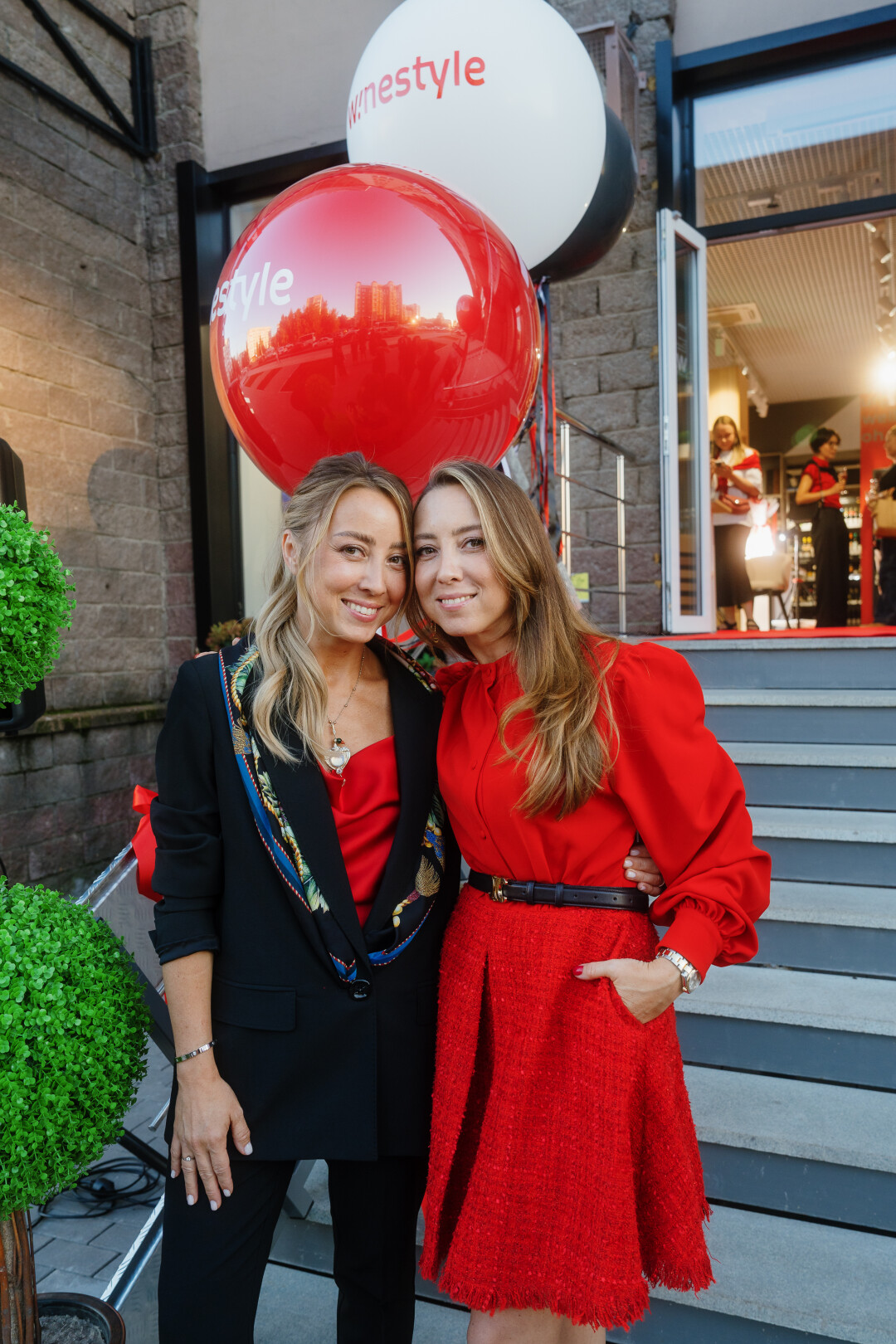 Карина Опарина, Лиана Косых