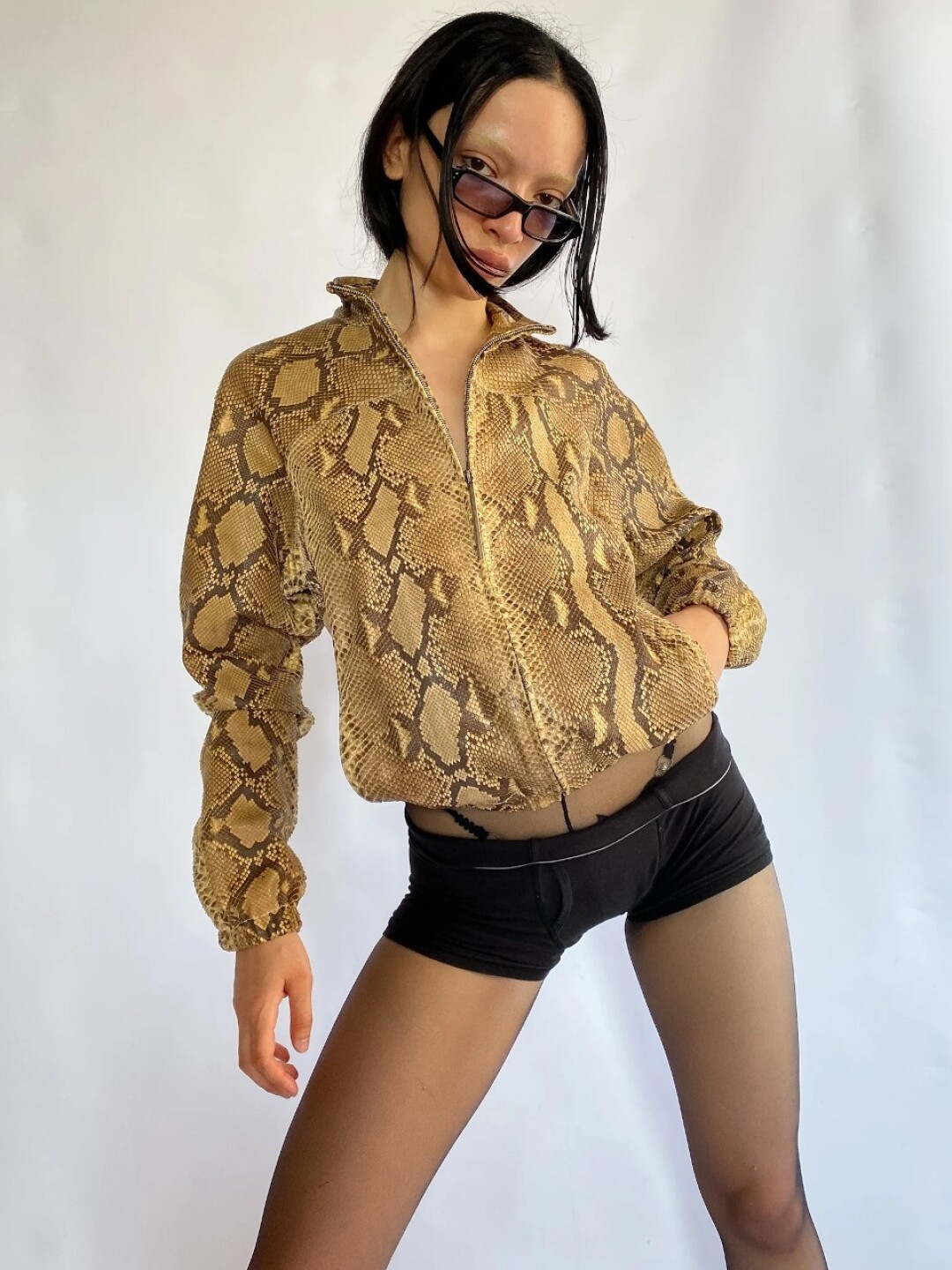 Gucci, Strogo Vintage, 680 000 руб.