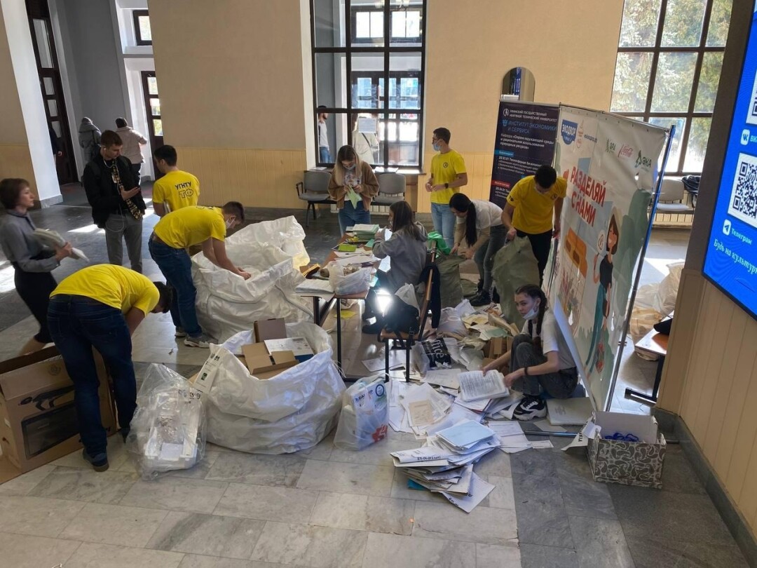 Волонтеры «Сдал мусор – подари жизнь» на акции «Зеленая весна»