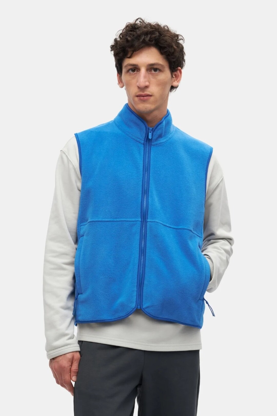 Жилет SHU, 5 990 руб.