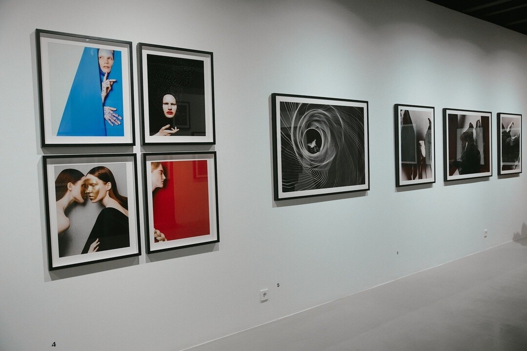 Первая сборная выставка лауреатов и победителей гранта «Хорошее воспитание» в ММОМА