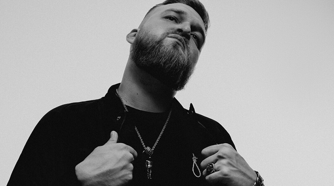 Денис Астапов