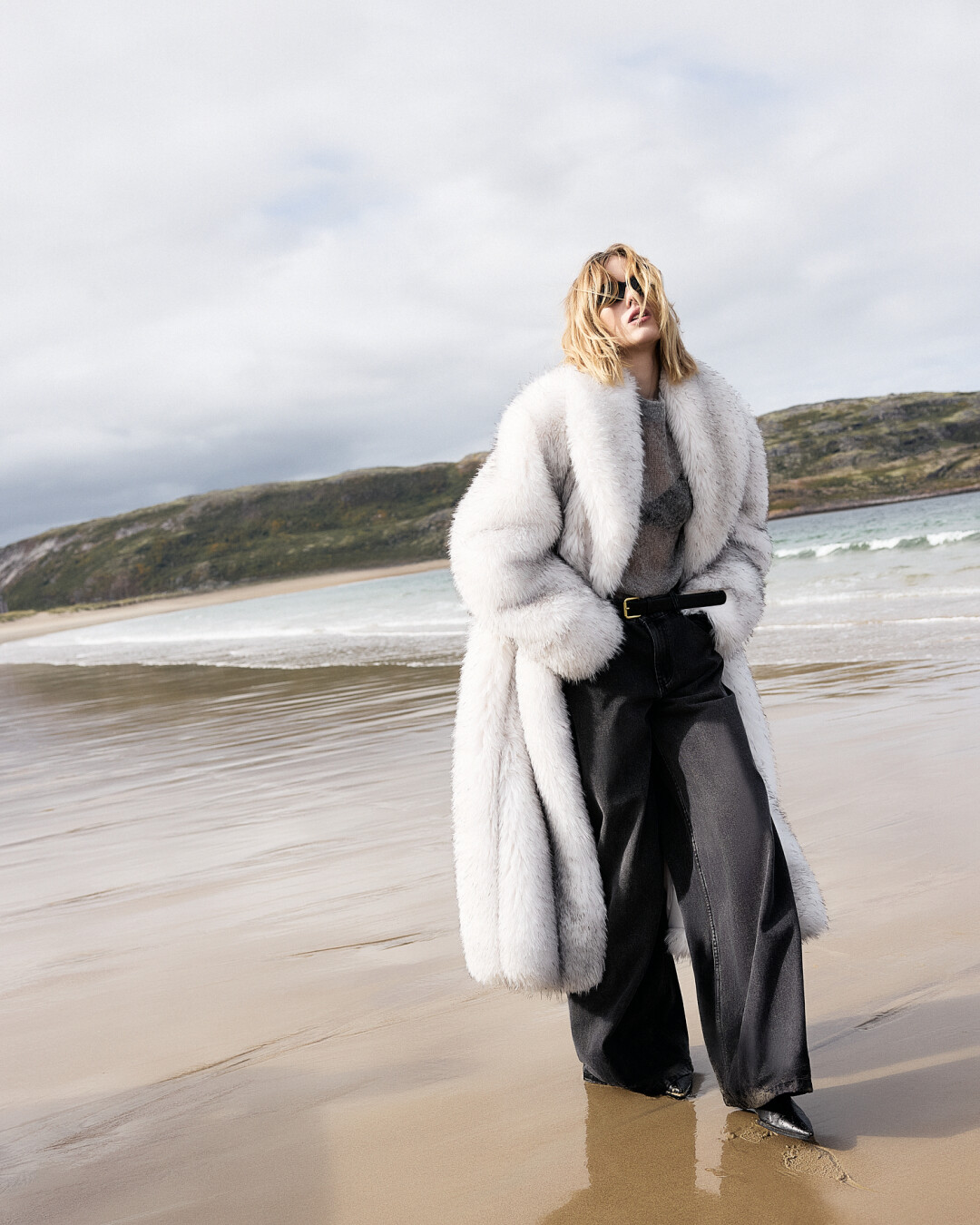 Шуба Love Republic, 25 999 руб.