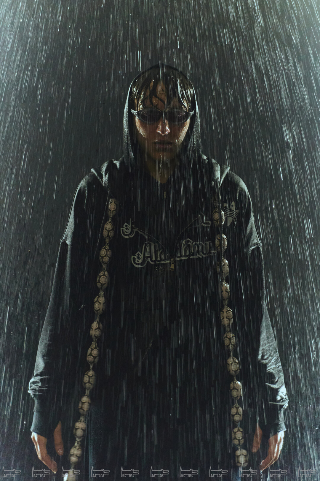 Худи ujin gusev, худи Marusso, брюки Jaded London, обувь Tendance, очки Diesel