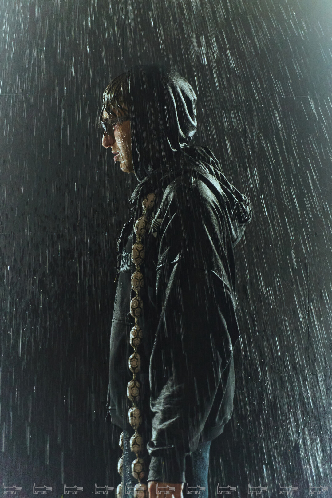 Худи ujin gusev, худи Marusso, брюки Jaded London, обувь Tendance, очки Diesel