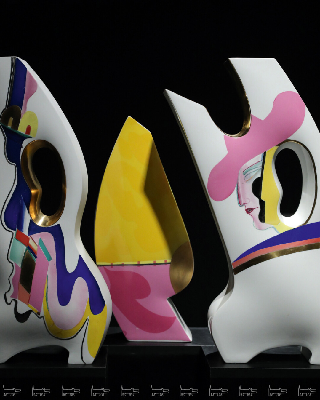 Серия фарфоровых арт-объектов, автор — легендарная художница ИФЗ Инна Олевская, чьи работы выставлены в постоянной экспозиции Эрмитажа