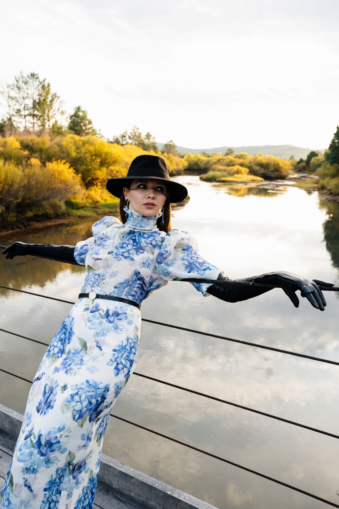 Платье Yvon SMART FASHION Кольца, серьги, чокер BAIKAL MURANO