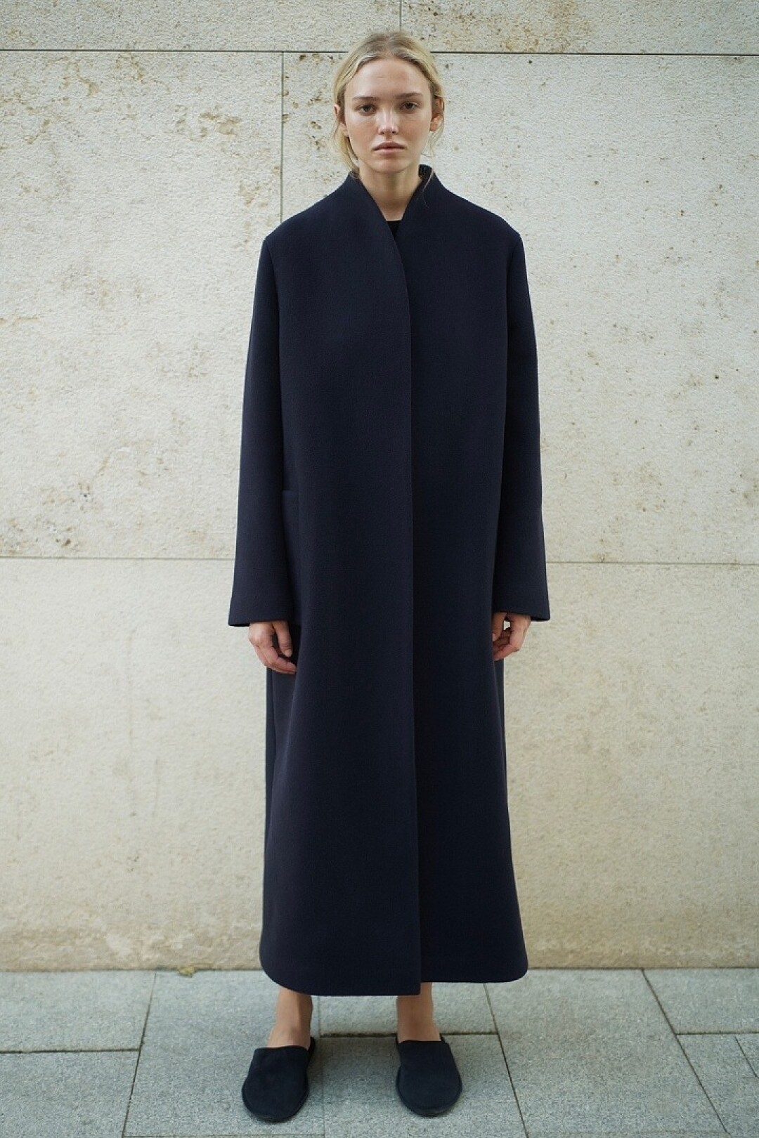 Naked Shoulders, 260 000 руб.